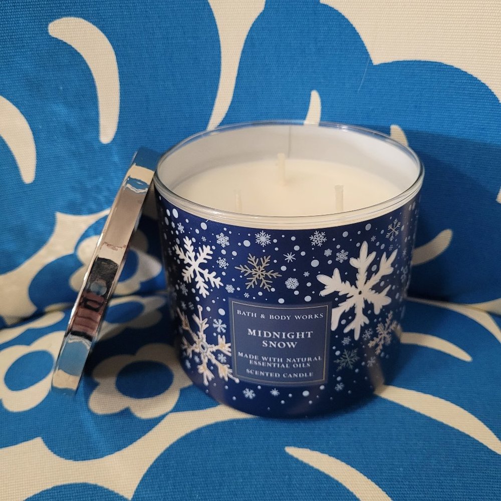 Midnight Snow Bath and Body Works 3 Wick Candle